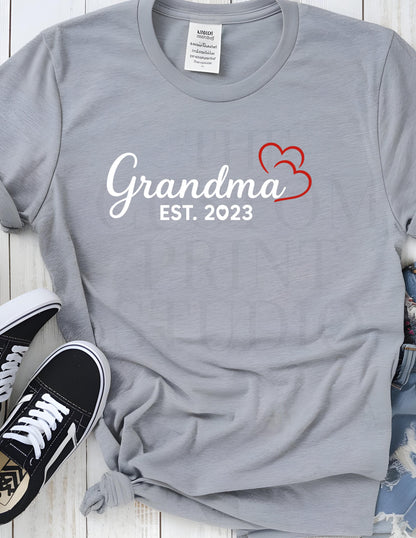 Customizable Grandma T-Shirt – Personalized Birthday Gift | Comfortable Cotton Tee